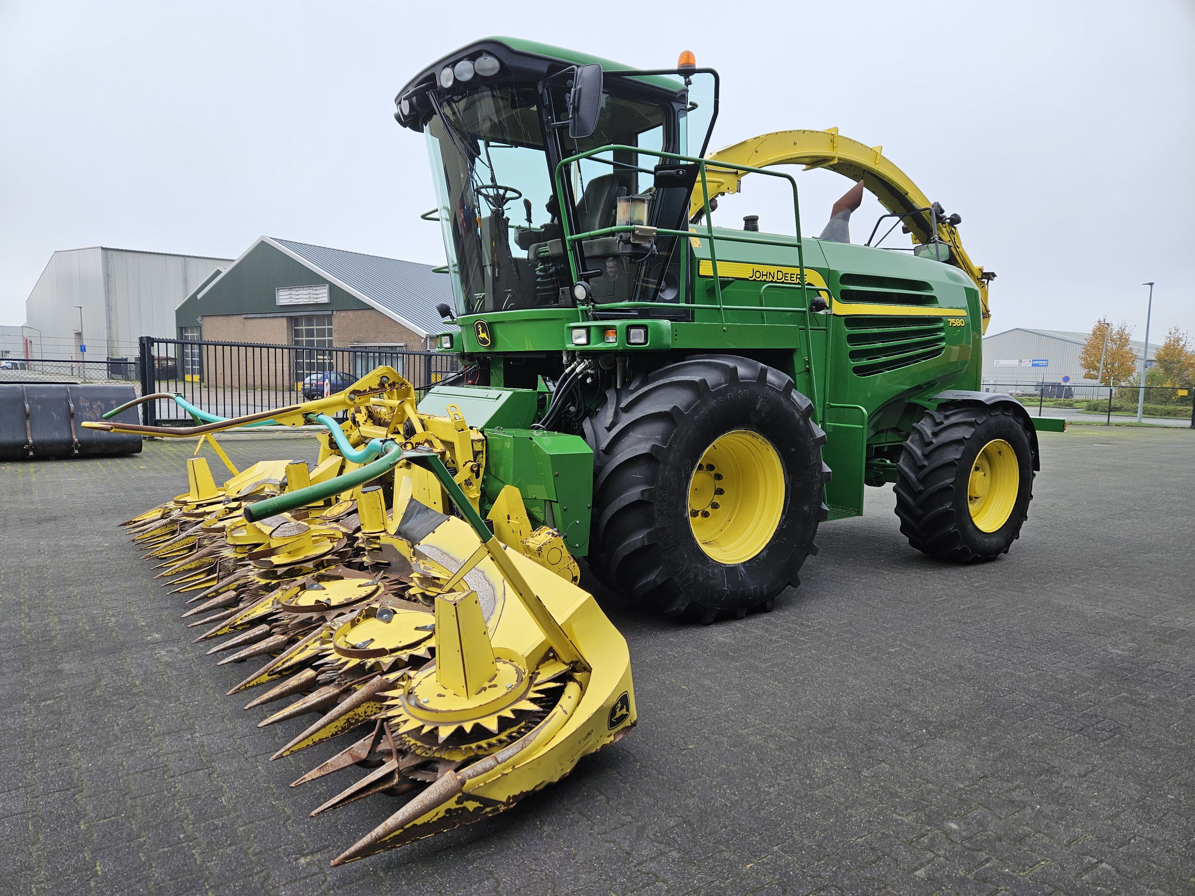 SOLD: John Deere 7580 514109 | Agramex